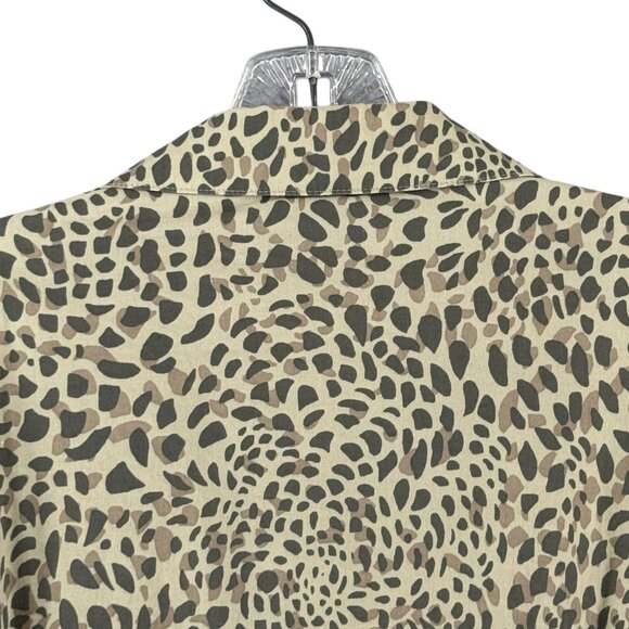 D & Co Womens 1X Green Animal Print Button-Down Blouse 3/4 Tab Sleeves L - Picture 5 of 10
